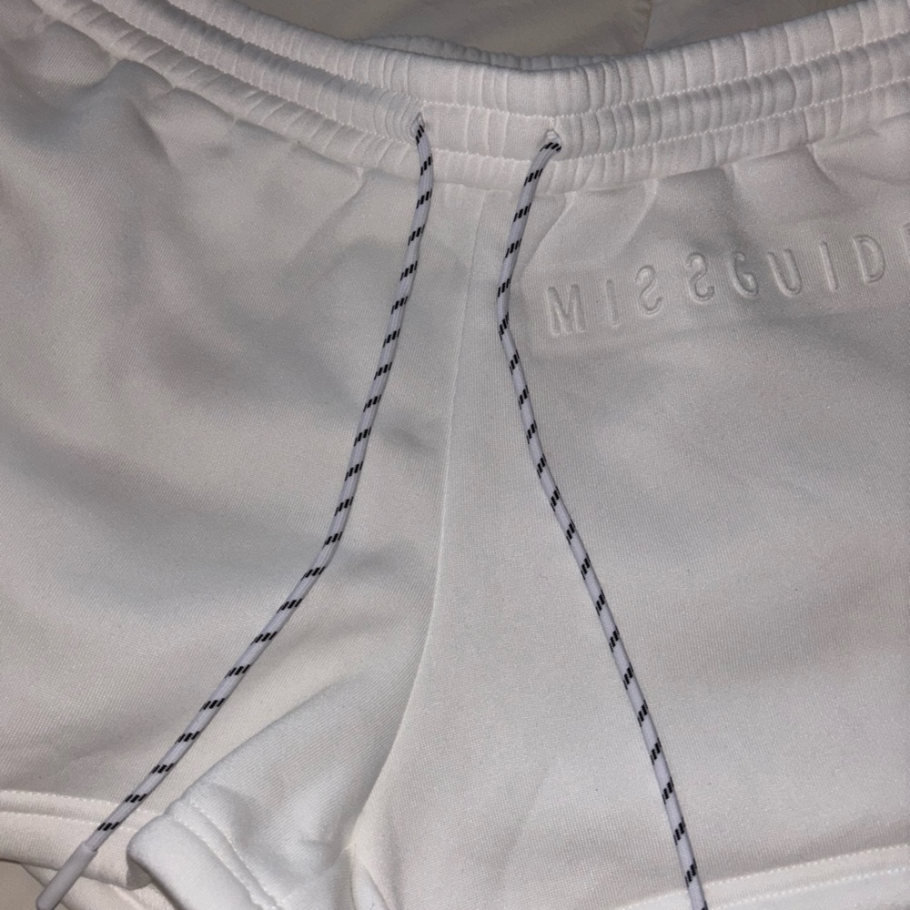 3/$40❗️Missguided White Women's Shorts - Picture 7 of 13